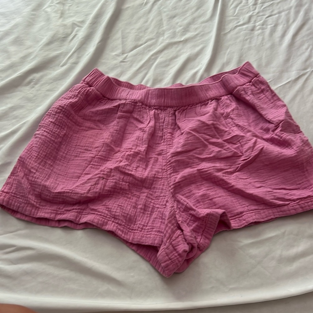 pink shorts